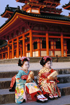 2-little-maiko-girls